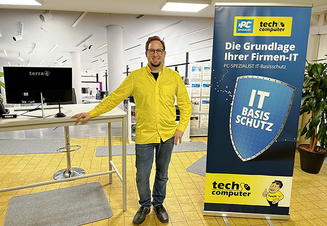 PC-SPEZIALIST, Timo Rehberg in seinen Geschäftsräumen. Bild: PC-SPEZIALIST