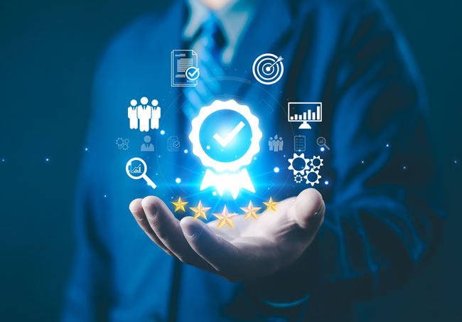 Recht auf Reparatur | längere Gewährleistung. Bild: stock.adobe.com/ภัทรชัย รัตนชัยวงค์ https://stock.adobe.com/de/images/hand-shows-sign-of-top-service-quality-assurance-guarantee-standards-iso-certification-and-standardization-concept-satisfaction-service-experience-show-the-standards-of-products-and-services/1199558034